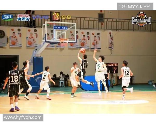 篮球热潮席卷青春校园展现拼搏精神与团队合作魅力 篮球热潮席卷青春校园展现拼搏精神与团队合作魅力